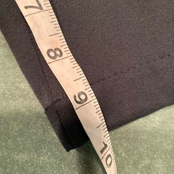 IZOD The Swing Golf Shorts - Picture 9 of 9